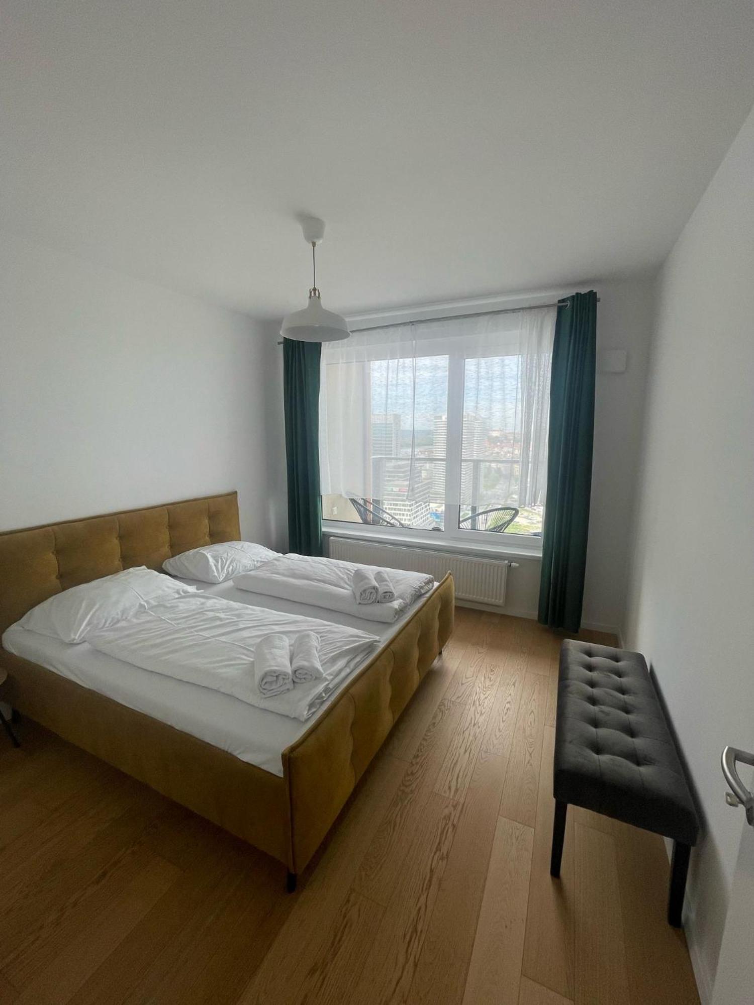 New Downtown Apartment Couple Minute From The Old Town Bratislava Exterior foto
